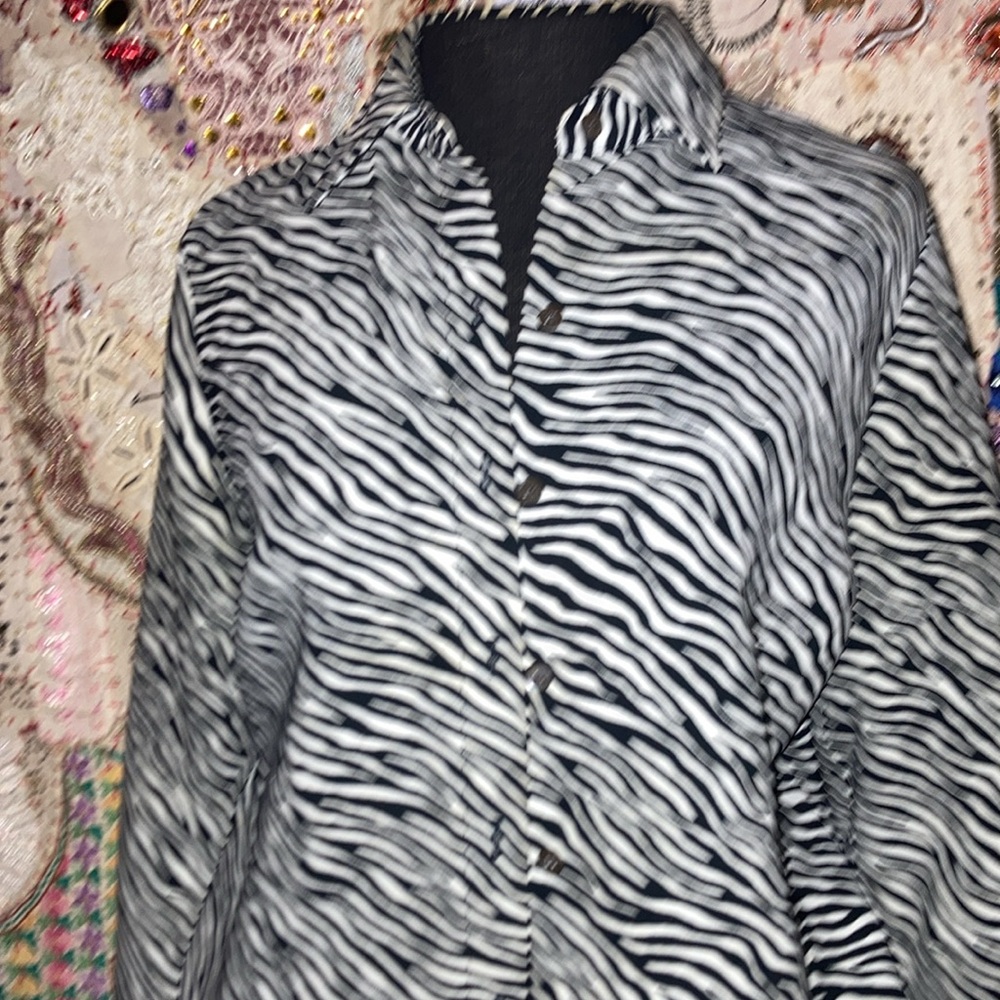 100% Polyester Zebra Print 7 Buttoned Collared Bl… - image 2